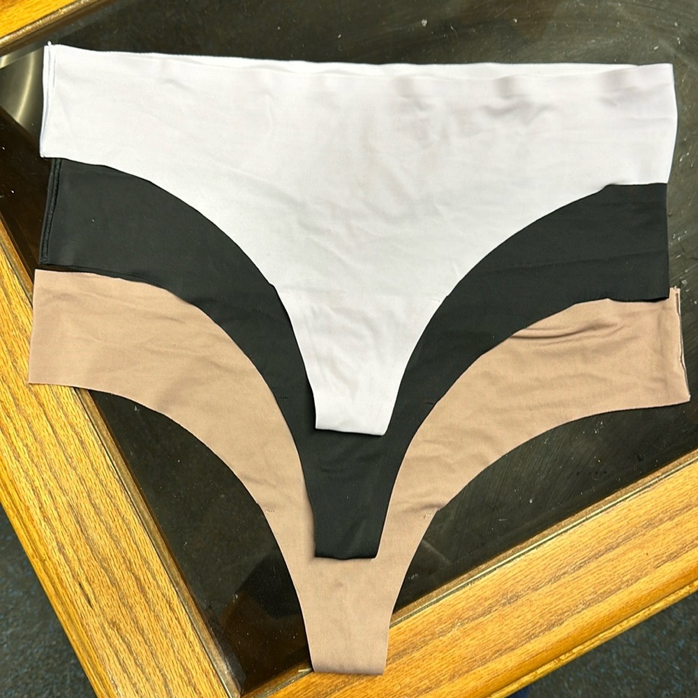 Lululemon Invisiwear Mid Rise Thong